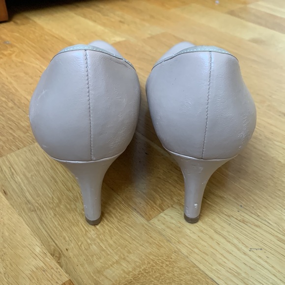 Naturalizer Oden Beige Pumps - Picture 4 of 5